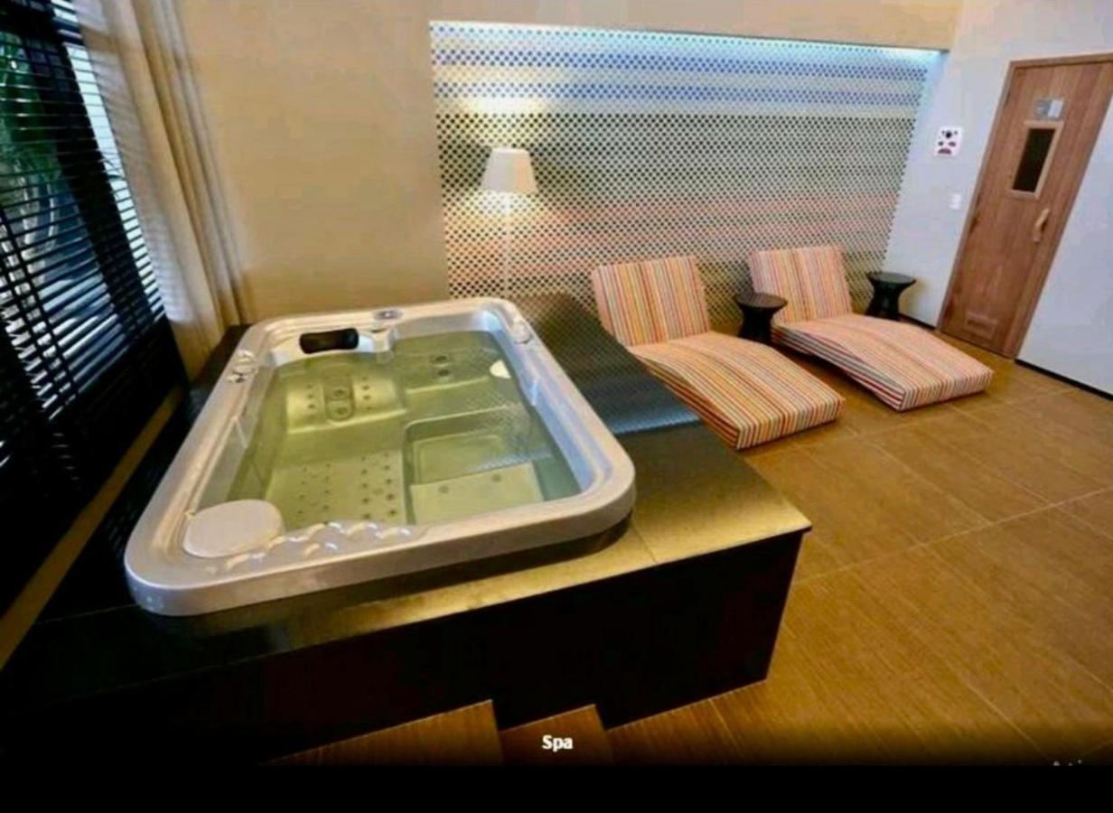 Apt Hotel Astron Mundial Salvador Buitenkant foto